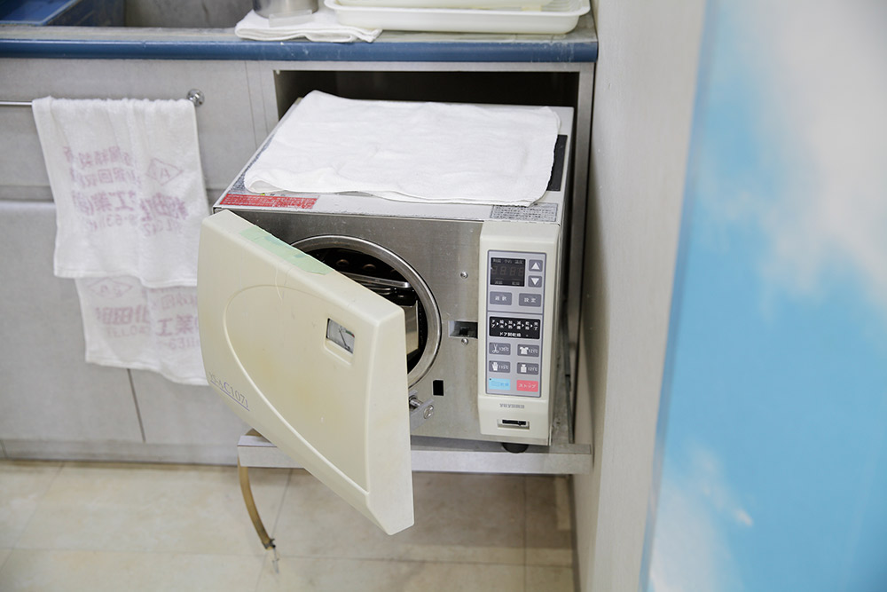 全自動高圧蒸気滅菌器（オートクレーブ）